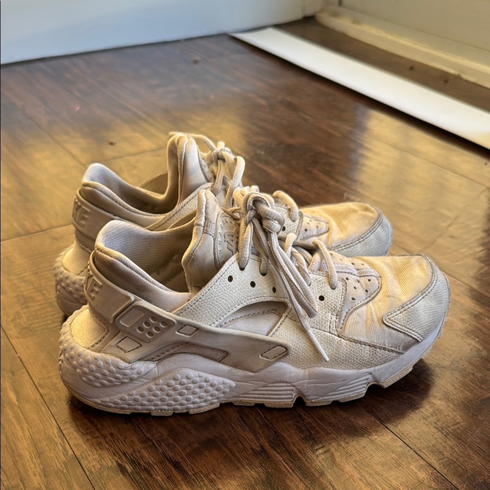 Nike white huarache women sneakers